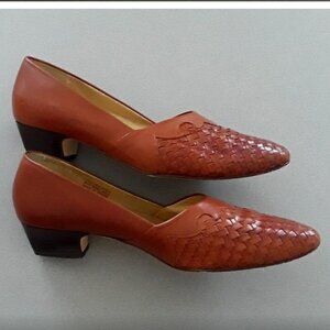 Calico SZ 9N Cognac Brown Woven Leather Heel Traditional Brazil Old Money Chic